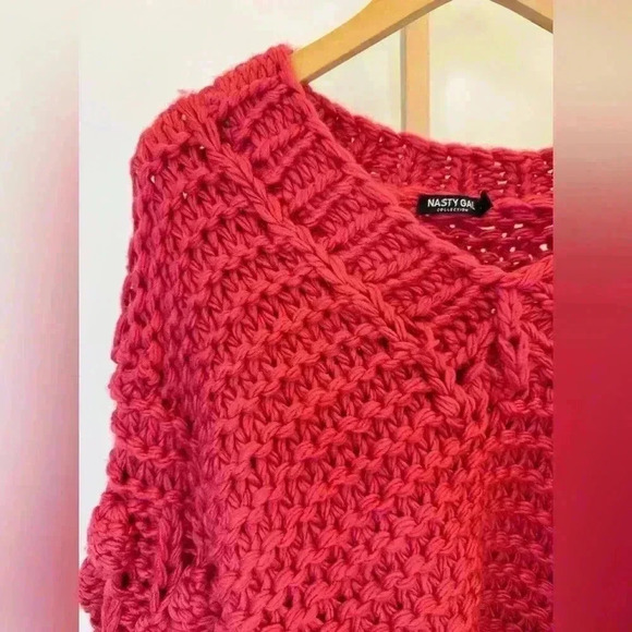 Nasty Gal Women's Deep Pink/Red Pom Pom Chunky Knit Sweater Size S Pullover - Picture 4 of 12